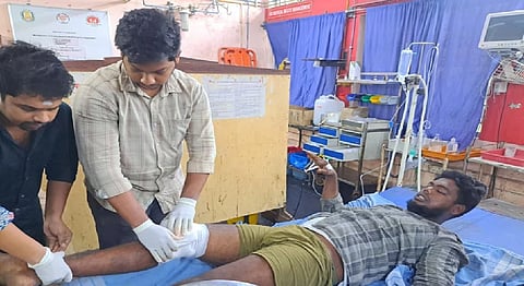 சிகிச்சை பெறும் நவீன்