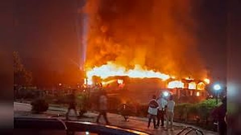 நைட் கிளப்பில் பயங்கர தீ விபத்து… 25 பேர் பலி; 50 பேர் படுகாயம்!