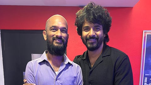 நடிகர் சிவகார்த்திகேயனுடன் இயக்குநர் சரவணன்