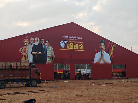 வேலூர் நிர்வாகிகள் சந்திப்பு... முதல்முறையாக பந்தல் அமைத்த தவெக!