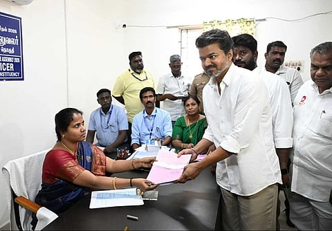 வேட்பு மனுத் தாக்கலின்போது விஜய்