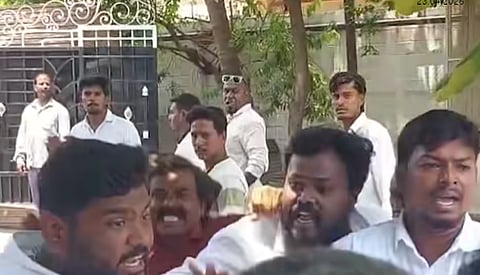 வாணியம்பாடியில் வாக்குப்பதிவு நிறுத்தம்!