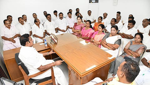 விஜய் ஆட்சி அமைக்க ஆதரவு இல்லை- அ.தி.மு.க.