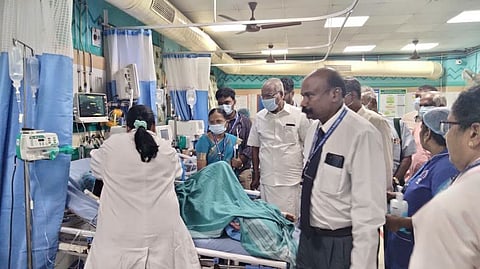 அம்மோனியா கசிவால் பாதிக்கப்பட்டவர்கள் சிகிச்சையில்...