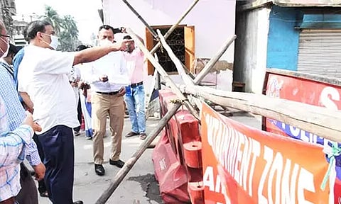 গুৱাহাটীৰ তিনিটা কণ্টেইনমেণ্ট জ'নৰ পৰিস্থিতি বুজ ল'লে স্বাস্থ্য মন্ত্ৰী শৰ্মাই