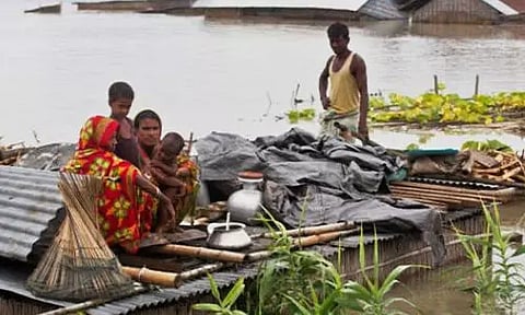 ৰাজ্যৰ বান পৰিস্থিতিৰ দ্ৰুত উন্নতিঃ আশ্ৰয় শিবিৰৰ পৰা অধিকাংশই ঘৰলৈ