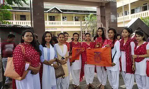 প্ৰজ্ঞান ভাৰতীঃ ৰাজ্যৰ প্ৰায় ৬৮ ছাত্ৰ-ছাত্ৰীক এহেজাৰ টকাকৈ প্ৰদান