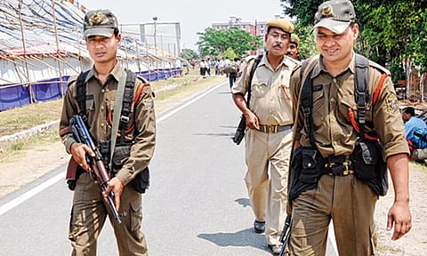 বিতৰ্কিত গৰ্গ চেটাৰ্জীক গ্ৰেপ্তাৰৰ বাবে কলকাতালৈ অসম আৰক্ষী