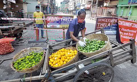 গুৱাহাটীত ক'ৰ'নাত আক্ৰান্ত হ'ল শাক-পাচলিৰ ব্যৱসায়ী