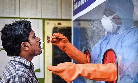 ক'ৰ'নাঃ আজিৰ পৰা গুৱাহাটীত দোকান-পোহাৰ, কাৰ্যালয়তো দ্ৰুত পৰীক্ষণ