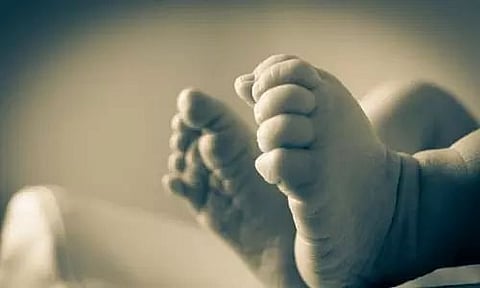 দলঙৰ তলত পুতি থোৱা অৱস্থাত অপহৃত কেঁচুৱাৰ মৃতদেহ উদ্ধাৰ