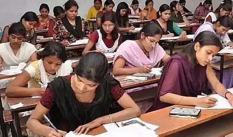 জে জে ইঃ অসমত ৫০%তকৈ কম ছাত্ৰ-ছাত্ৰী অৱৰ্তীৰ্ণ