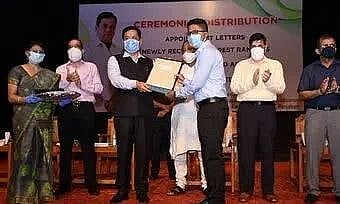 বন বিভাগৰ ৮৪টা পদৰ নিযুক্তি পত্ৰ বিতৰণ সোণোৱালৰ