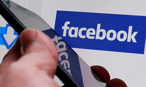 ফাদিল হ'ল ফে'চবুকৰ গোপন তালিকা