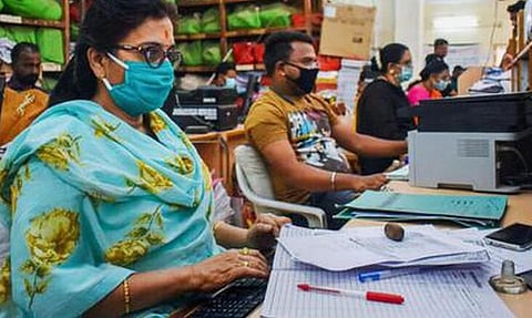 কৰ্ম-সংস্কৃতিঃ বৰপেটাত চৰকাৰী কৰ্মচাৰীয়ে নিতৌ দিব লাগিব কৰ্ম-খতিয়ান