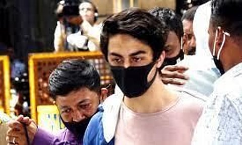 আৰ্থাৰ ৰোড কাৰাগাৰৰ পৰা মুকলি হৈ মন্নত আহি পালে আৰয়ান