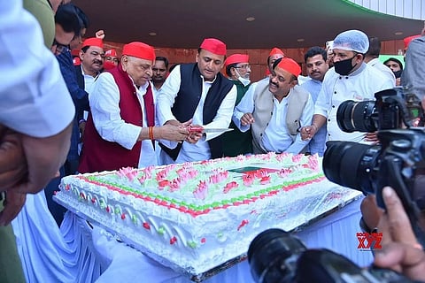 ৮২ বছৰীয়া হ'ল মুলায়েম সিং যাদৱঃ বিভিন্নজনৰ শুভেচ্ছা