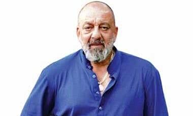 ডিব্ৰুগড় বিমানবন্দৰত আহি উপস্থিত অভিনেতা সঞ্জয় দত্ত