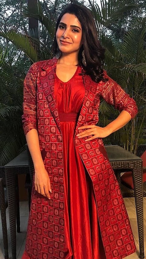 ৰঙা সাজ-পাৰত পৰমা সুন্দৰীৰ ৰূপত সামন্তা ৰুথ প্ৰভূ