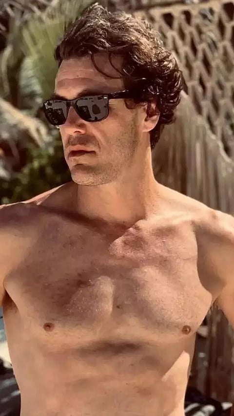 চিনাকী হওঁক কেটৰিনা কাইফৰ সুদৰ্শন ভাতৃ চেৱেষ্টিয়েন লৰেণ্ট মিছেলৰ সৈতে