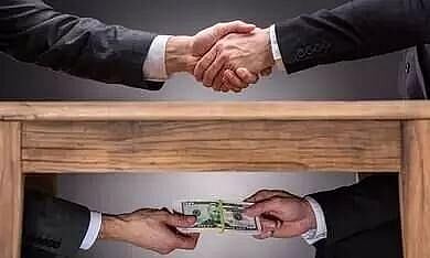 হোজাইত ঘোচ লওঁতে হাতে-লোটে গ্ৰেপ্তাৰ  লাট মণ্ডল