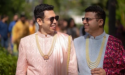 বিবাহ পাশত আবদ্ধ হ'ল হাইদৰাবাডৰ সমকামী দম্পতী