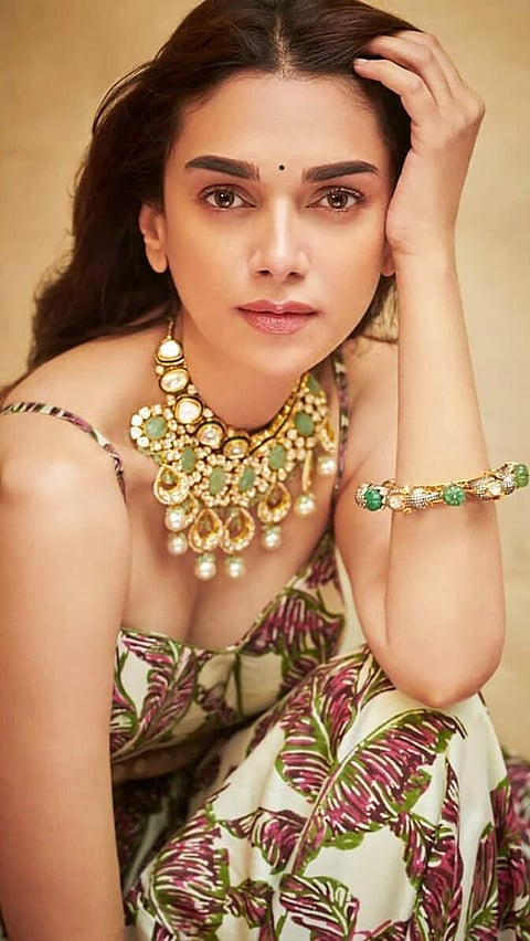 ৮ গৰাকী বলীউড দিভা যি বাস্তৱ জীৱনৰ ৰাজকুমাৰী