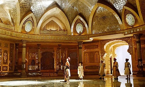 ৯ টা বলীউডৰ আটাইতকৈ ব্যয়বহুল চলচ্চিত্ৰ ছেট যাৰ মূল্য বেছিভাগ চলচ্চিত্ৰৰ সমগ্ৰ বাজেটতকৈ বেছি