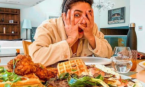 অনুষ্কা শৰ্মা প্ৰিয়ংকা চোপ্ৰালৈ: বলীউডৰ তাৰকাসকলে ৰাতিপুৱাৰ আহাৰত এই ব্যঞ্জনবোৰ খায়