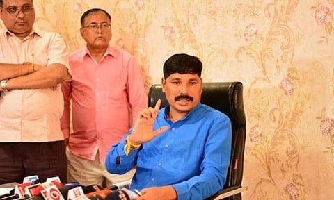 'অসামাজিক কাৰ্যকলাপ'ত জড়িত থকাৰ অভিযোগত নলবাৰীৰ ২ জন সদস্যক নিলম্বন কৰিছে অসম বিজেপিয়ে