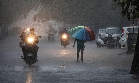 উত্তৰ-পূবত ১৭ জুনলৈকে ধাৰাসাৰ বৰষুণৰ ভৱিষ্যতবাণী কৰিছে আই.এম.ডি.য়ে