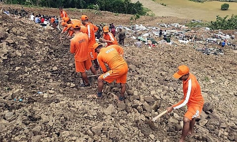 মণিপুৰ ভূমিস্খলন: উদ্ধাৰ অভিযান অব্যাহত থকাৰ লগে লগে ১৪ জন নিহত, ৫৫ জন আৱদ্ধ হোৱাৰ আশংকা