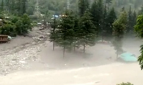 হিমাচল প্ৰদেশ: কুল্লুৰ মণিকৰণ উপত্যকাত ডাৱৰ বিস্ফোৰণৰ ফলত ১ জন নিহত, ৬ জন সন্ধানহীন