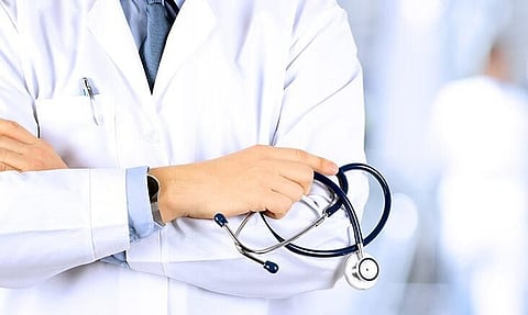 অসমঃ ডিমা হাচাওত ৯ জন স্বাস্থ্য কৰ্মীসহ এম.বি.বি.এছ. চিকিৎসক নিলম্বিত