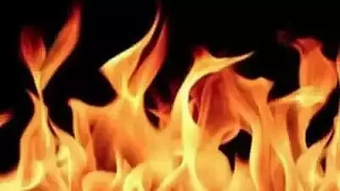 অসমঃ নগাঁও জিলাত ঘৰৰ সৈতে পত্নীক জ্বলাই দিলে স্বামীয়ে