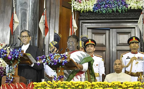 ভাৰতৰ ১৫ তম ৰাষ্ট্ৰপতি হিচাপে শপত গ্ৰহণ কৰিছে দ্ৰৌপদি মুৰ্মুৱে