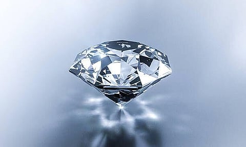 কাঠ সংগ্ৰহ কৰোঁতে বনত হীৰা বিচাৰি পালে মধ্য প্ৰদেশৰ এগৰাকী মহিলাই