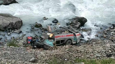 আইটিবিপি বাছ দুৰ্ঘটনাঃ পহেলগামত গুৰুতৰ দুৰ্ঘটনা, ৬ জন সৈনিক শ্বহীদ, ৩২ জন আহত