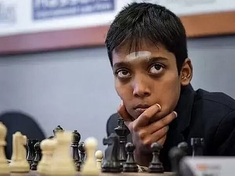 এফটিএক্স ক্ৰিপ্টো কাপ: বিশ্ব দবা চেম্পিয়ন মেগনাস কাৰ্লচেনক পৰাস্ত কৰিছে আৰ প্ৰাগনাানন্দাই