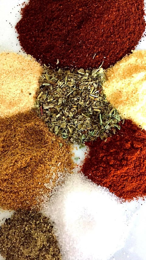 সকলোৱে পাকঘৰত ৰাখিব লগা ১০ বিধ মচলা