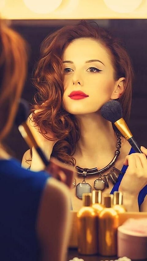 আপোনাৰ সৌন্দৰ্য কিটত থাকিব লগা ১০ টা স্কিনকেয়াৰ সামগ্ৰী