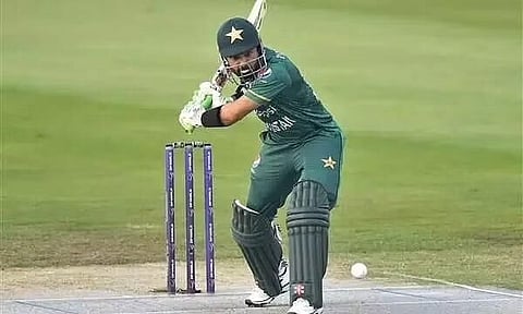 পাকিস্তানে(Pakistan) হংকঙক ১৫৫ ৰানত থ্ৰেছ কৰিলে