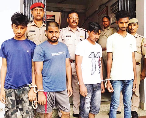 সন্দেহকাৰী ব্ৰাউন চুগাৰ জব্দ,চাৰিজনক গ্ৰেপ্তাৰ