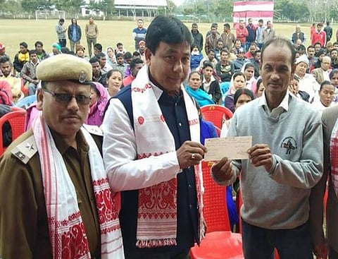 ডিগবৈত ৬০ টা প্ৰধানমন্ত্ৰী আবাস গৃহ যোজনাৰ গৃহ উদ্বোধন কৰিলে বিধায়ক সুৰেন ফুকনে