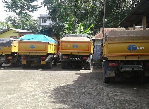 গোলাঘাটত চাৰিখনকৈ বালি ভৰ্ত্তি ট্ৰাক জব্দ