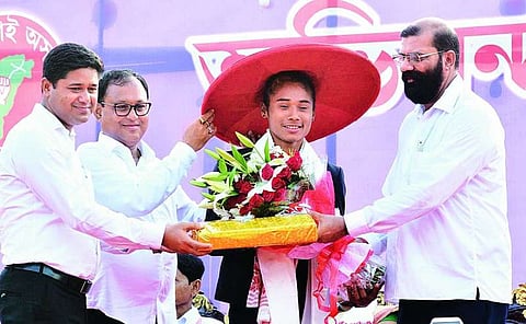 হিমা দাসক সম্বৰ্ধনা সদৌ অসম ছাত্ৰ সন্থাৰ