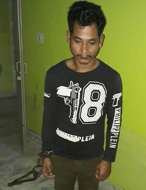 এনডিএফবি কেদাৰক অস্ত্ৰ-শস্ত্ৰ আৰু সামৰিক সম্ভাৰৰ সৈতে আটক