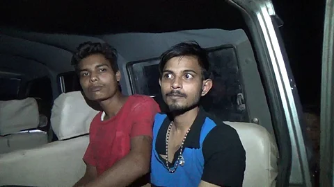 লামডিঙত ৰাইজে আটক কৰিলে তিনিটা চোৰ