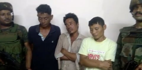 শিৱসাগৰ জিলাৰ হালোৱাটিংত পিষ্টলসহ তিনি নগা যুৱকক আটক