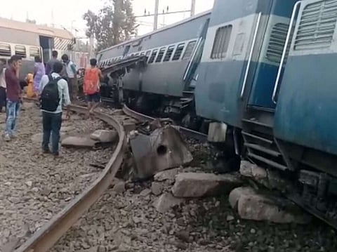 উত্তৰ প্ৰদেশত ভয়ংকৰ ৰে’ল দুৰ্ঘটনা